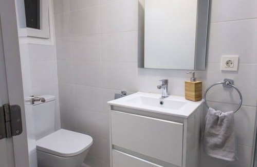 Nou Barris Resort | 75 m² Private room ∙ 1 bedroom ∙ 1 guest