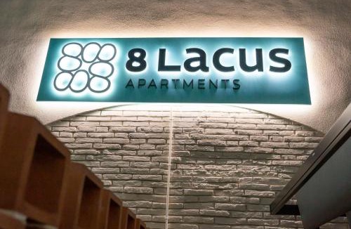 Collblanc y La Torrassa Apartment | 8 lacus duplex