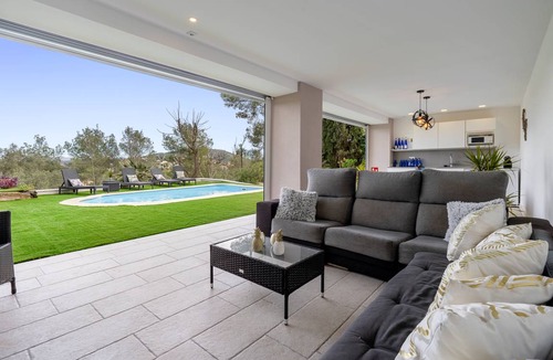 Canyelles House | 85 m² House ∙ 2 bedrooms ∙ 4 guests