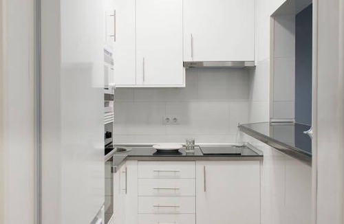 Cornella de Llobregat Apartment | 88 m² Apartment ∙ 3 bedrooms ∙ 7 guests