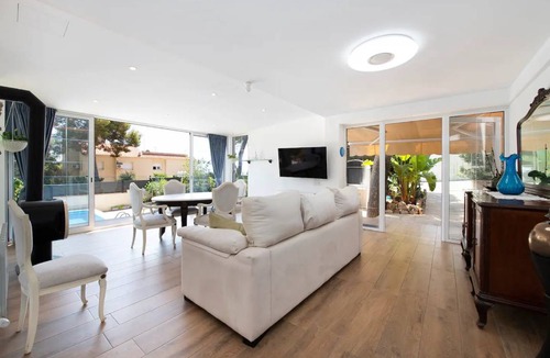 Castelldefels House | 95 m² House ∙ 2 bedrooms ∙ 6 guests