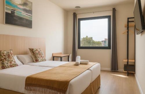 El Prat de Llobregat Hotel | Aerohotel Barcelona Airport 24h