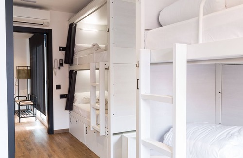 El Prat de Llobregat Hostel | Airhostel Barcelona Aeropuerto