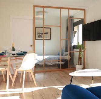 El Baix Guinardo Apartment | Amazing sea and Sagrada Familia views homey apartment