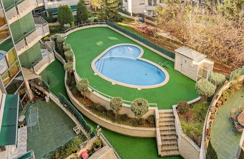 Ripollet Apartment | Apartamento lujo& piscina junto Barcelona Centro
