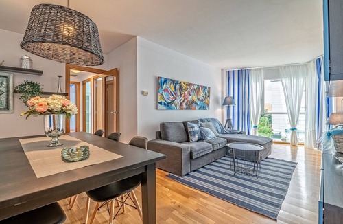 Ripollet Apartment | Apartamento lujo& piscina junto Barcelona Centro