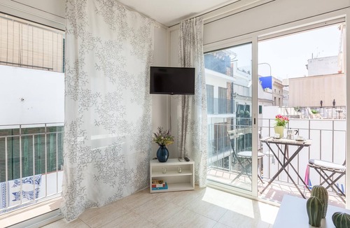 Sitges Town Center Apartment | Apartment 'Bonaire' near the beach with balcony, air conditioning & Wi-Fi