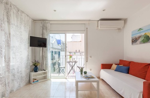 Sitges Town Center Apartment | Apartment 'Bonaire' near the beach with balcony, air conditioning & Wi-Fi