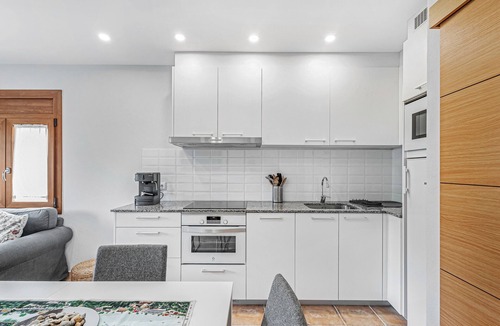 Sant Quirze Safaja Apartment | Apartment 'Cal Ton' with Mountain View, Shared Garden and Air Conditioning