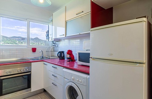 Cabrera de Mar Apartment | Apartment Cabrera Montserrat for 4