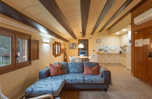 Jorba Apartment | Apartment 'Les Muntades Aire' with Mountain View, Wi-Fi and Air Conditioning