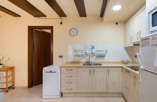Jorba Apartment | Apartment 'Les Muntades Terra' with Mountain View, Wi-Fi and Air Conditioning