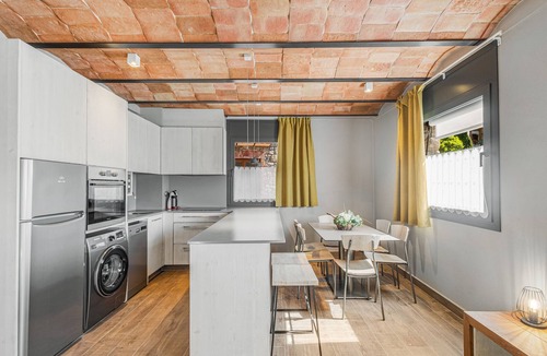 Baga Apartment | Apartment 'Moixeró' with Mountain View, Wi-Fi and Air Conditioning
