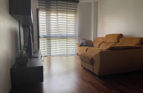 Sant Andreu de Palomar Apartment | Apartment with pool and parking in Barcelona, ideal for families.