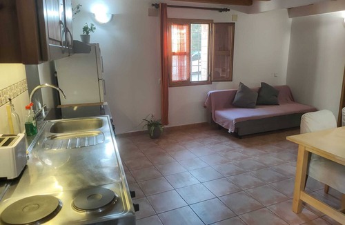 Sant Genis dels Agudells Apartment | App., 25 min plaça de Catalunja, rural quiet environment with parking lot