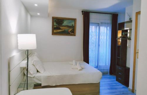 Badalona House | Barcelona CoronaHostal