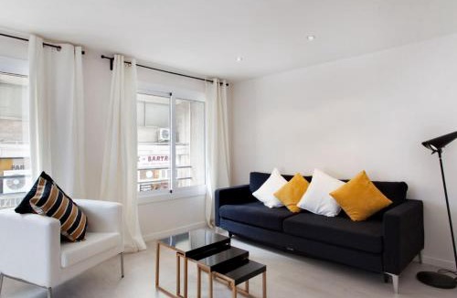 El Putget i Farro Apartment | BarcelonaForRent Urban Town Suites