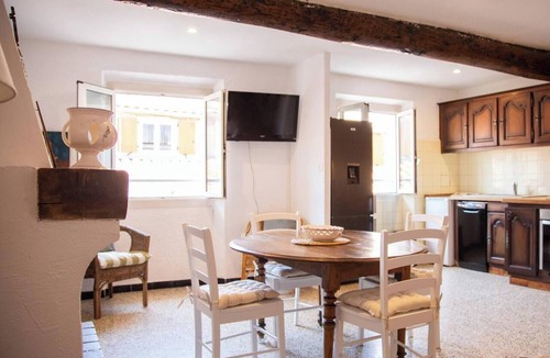 Antibes City Centre Apartment | Beautiful authentic apartment in the heart of old