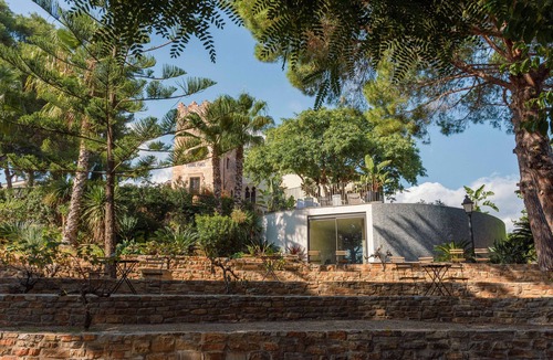 Castelldefels Apartment | Beautifully renovated historic tower for a luxurious stay