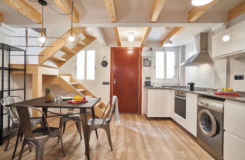 Les Corts Apartment | Bebarceloner Les Corts Spacious Duplex - 2 bedrooms