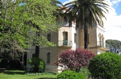 Santa Maria de Palautordera Cottage | Between Girona and Barcelona, 15 people. Beautiful garden, large house and swimming pool.