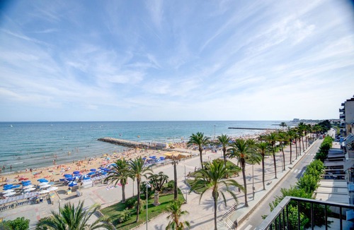 Sitges Town Center Apartment | Blue sea front by Hello Homes Sitges