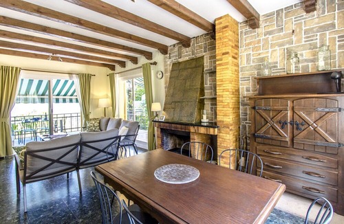 Santa Maria de l'Avall Villa | Catalunya Casas: Elegant Villa Siran in Corbera de Llobregat, 30 km to Barcelona