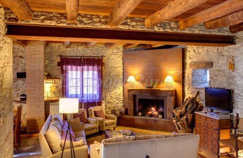 Montclar Cottage | Cabin ∙ 12 bedrooms ∙ 20 guests