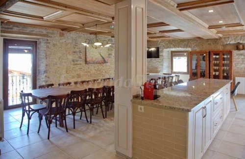 Serra de Pruit Cottage | Cabin ∙ 15 bedrooms ∙ 30 guests