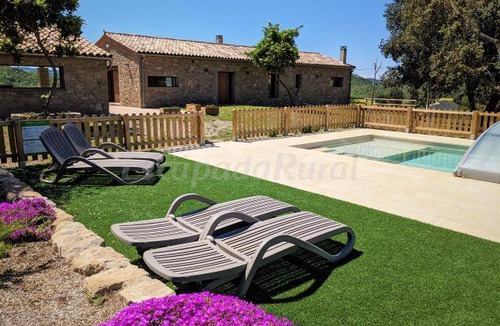Aguilar de Segarra Cottage | Cabin ∙ 6 bedrooms ∙ 17 guests