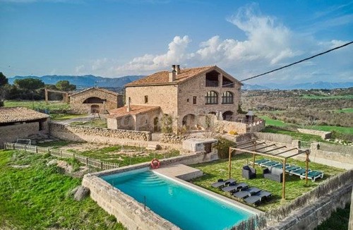 Casserres Cottage | Cabin ∙ 7 bedrooms ∙ 18 guests