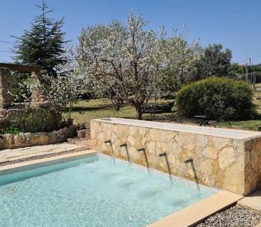 San Martin Sarroca House | Cal Colina - Karaktervol landhuis met privé zwembad