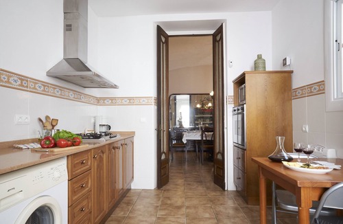 Premia de Mar House | CAL PADRI1871 - 30min to Barcelona, Groups & Families, Stylish Beach Large House