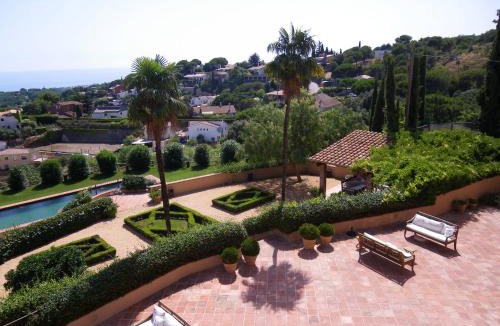 Sant Vicenc de Montalt Hotel | Can Mora de Dalt