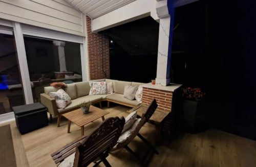 Llinars del Valles House | Casa Canadiense