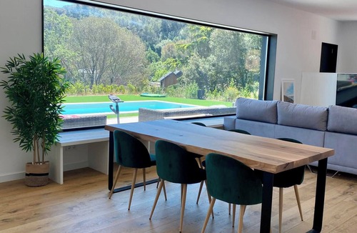 Vallromanes House | Casa en Plena Naturaleza