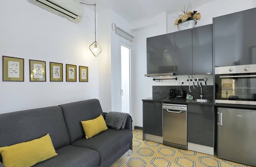 Collblanc y La Torrassa Apartment | Casa Nanit Apt B near Camp Nou