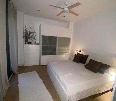 Montgat Apartment | Casa grande y céntrica con piscina en zona peatonal