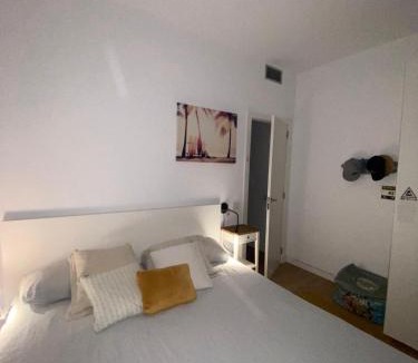 Montgat Apartment | Casa grande y céntrica con piscina en zona peatonal