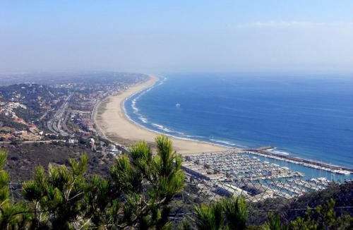 Castelldefels Villa | Casa para 14 entre Mar y Montaña