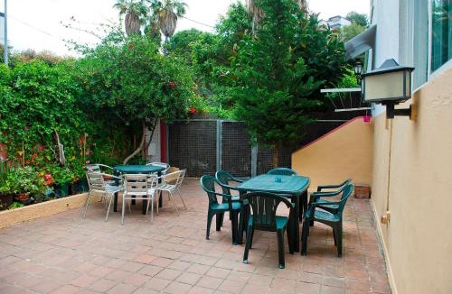 Castelldefels Villa | Casa para 14 entre Mar y Montaña