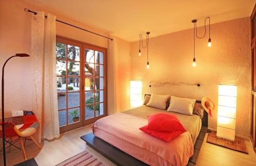 Castellvi de la Marca House | Casa Rural Els Pins