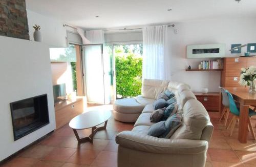 Canaletes Apartment | Casa Santa Creu - Private family villa in nature