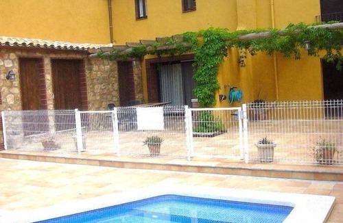 Vilafranca del Penedes House | Casa Sionia - Fantastic Townhouse with Private Pool - 35 km from Barcelona!
