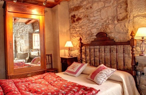 Casserres Villa | Casa Torres - 7 bedroom villa with inside + outside swimming pool