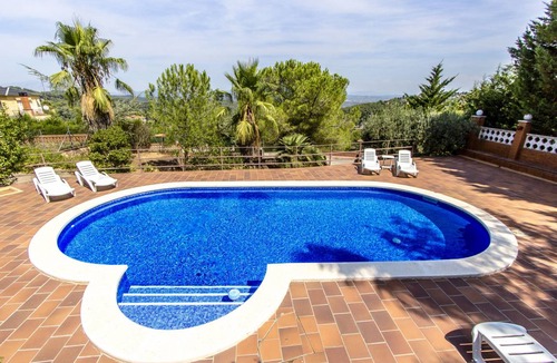 Santa Maria de l'Avall Villa | Catalunya Casas: Elegant Villa Siran in Corbera de Llobregat, 30 km to Barcelona