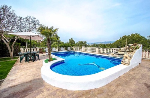 Castellet i la Gornal Villa | Catalunya Casas Enticing Elegance , 10min to Costa Dorada beaches!
