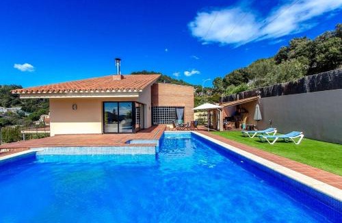 Caldes de Montbui Villa | Catalunya Casas Stunning modern villa and just half hour to Barcelona!