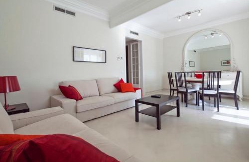 el Fort Pienc Apartment | Central and Spacious Family Apartment