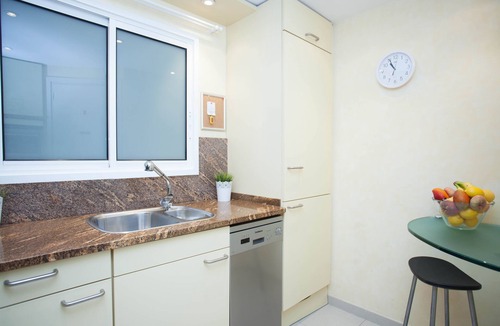 Sitges Town Center Apartment | Central Sitges - sunny, terraces, 150m beach, Luxe, Free Wi-Fi, 100% Air Con